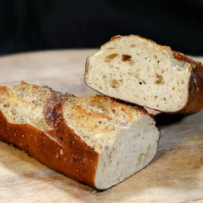 Pfeffer-Laugenbaguette